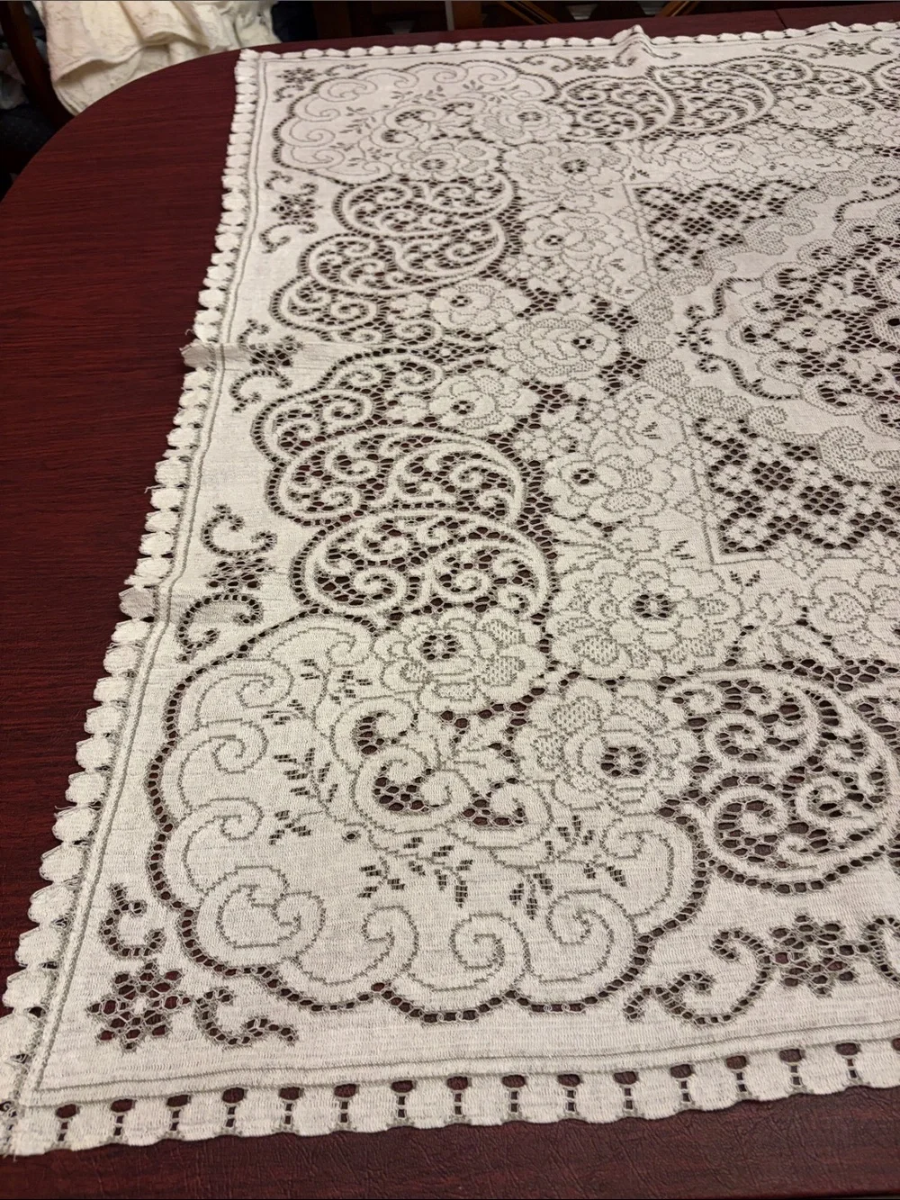 Classic Cream Lace Tablecloth - Elegant Home Dining Table Linen